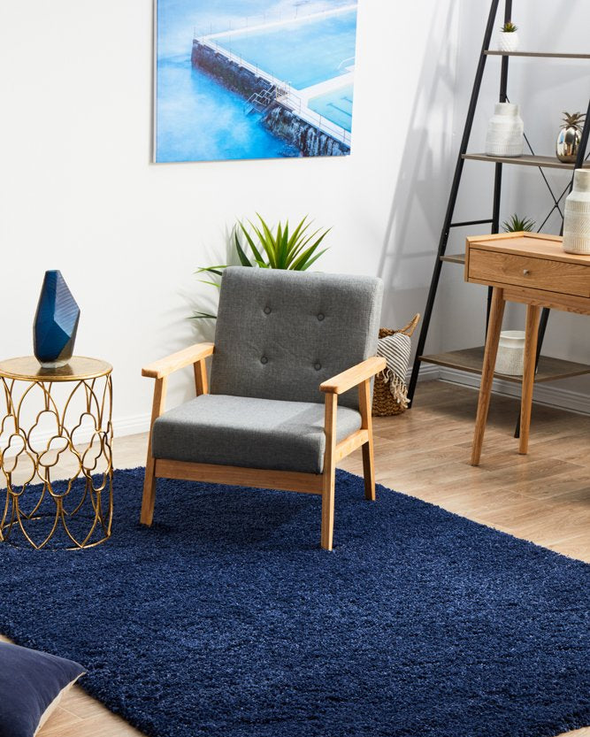 Focused image capturing the precise edging of the Laguna Rug in Denim, emphasising its quality craftsmanship.