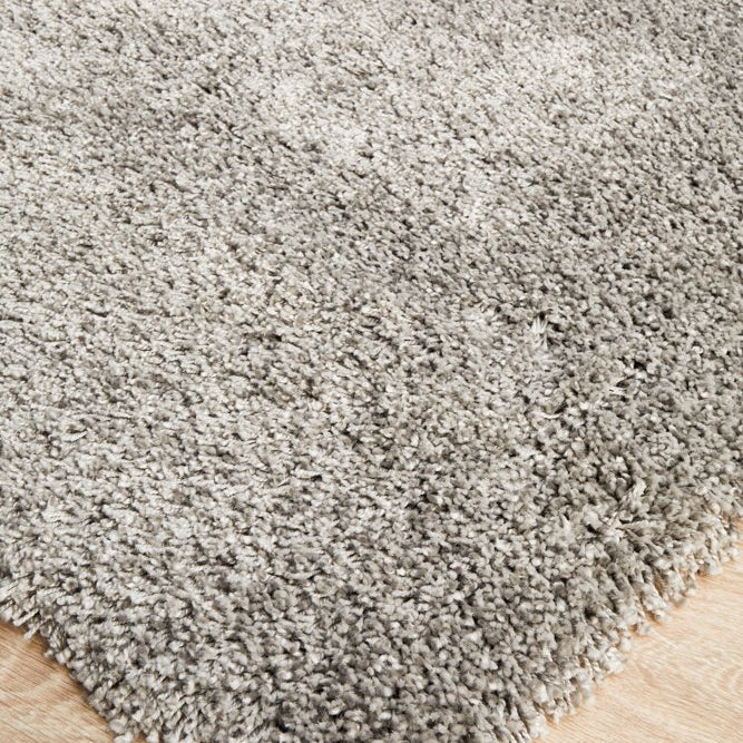 Detailed close-up of the Laguna Rug's soft and plush texture in Silver, highlighting the high-quality polypropylene material.