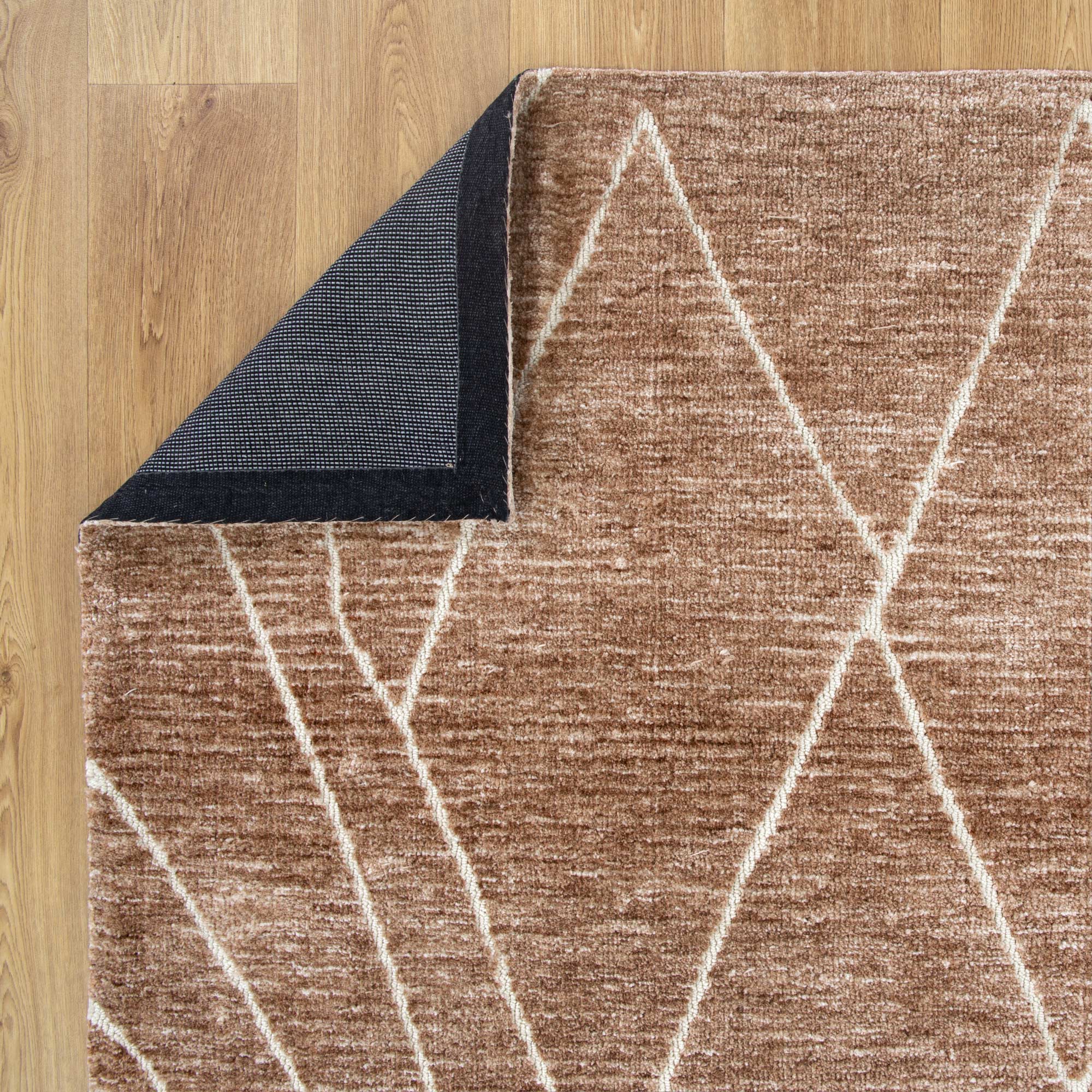 Kendra Rug's oversized options, including sizes 240x330, 280x280, and 300x400, perfect for larger spaces.