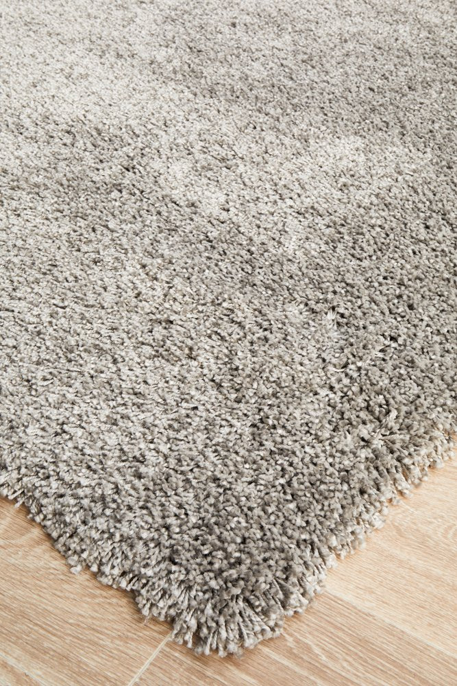 Detailed close-up of the Laguna Rug's soft and plush texture in Silver, highlighting the high-quality polypropylene material.