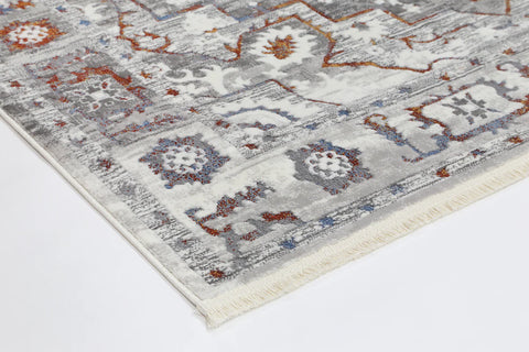 Experience the craftsmanship and care in every thread of our Bohemian Paradise Rug. Its edge detailing showcases the high-quality finish and 12mm pile height for that extra touch of comfort.