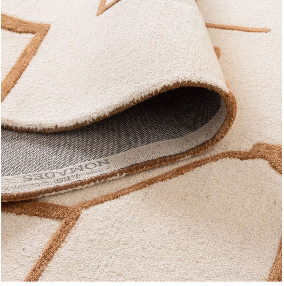 close up for rug and underside of rug